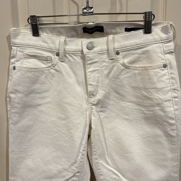 Banana Republic white “Girlfriend” jeans. Sz 27 - Picture 3 of 8